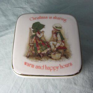 vintage 1979 Holly Hobby trinket box with lid Christmas is for Sharing (w1349)
